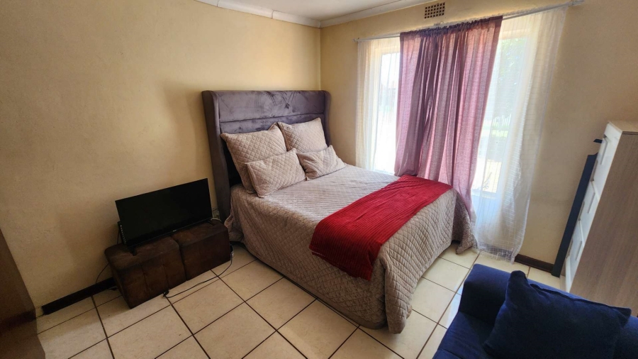 4 Bedroom Property for Sale in Lourierpark Free State